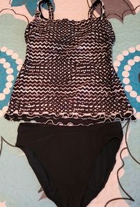 Profile by Gottex 2pc Bathing Suit size Top 40D, Bottom Medium